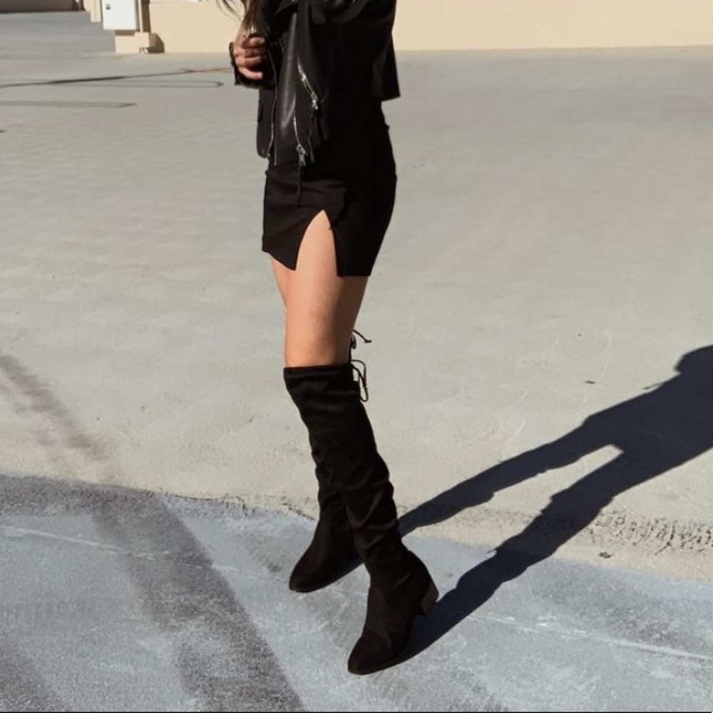 Like new, knee high boot